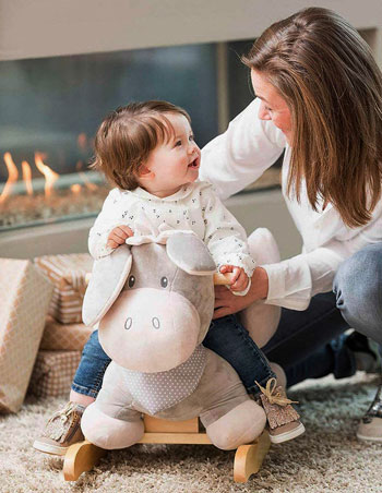 Caballito balancin para bebe en forma de adorable peluche